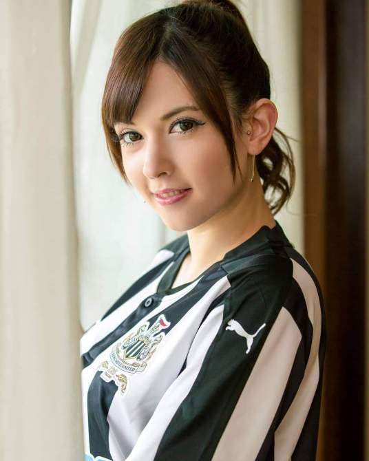 水咲萝拉(日本女演员、AV女优)