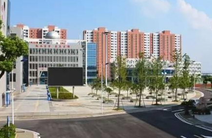 黄州中学(中国湖北省黄冈市的一所市完全中学)