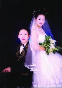 结婚照(新人在成婚前后所照的照片)