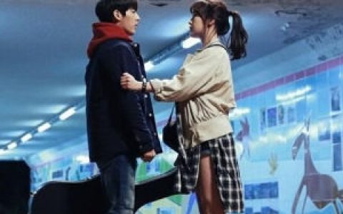 甜蜜阴森家族(韩国浪漫连续剧)