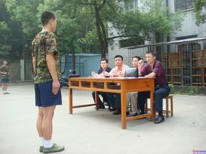 军营(军队驻扎的地方)
