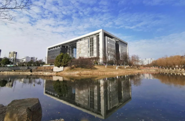 江苏大学(江苏省大学)