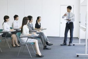 公开课(有组织有纪律面向特定人群作正式的公开课程)