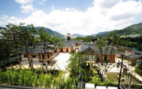 金海市(韩国庆尚南道的一个城市)