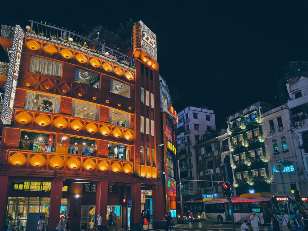 广州北京路商业步行街(全国文明商业街示范点)
