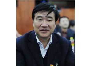 岳德荣(原吉林省农业科学院院长)