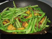 土豆炖豆角(以土豆豆角为食材的菜肴)