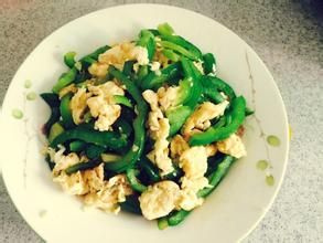 辣椒炒鸡蛋(家常热菜)