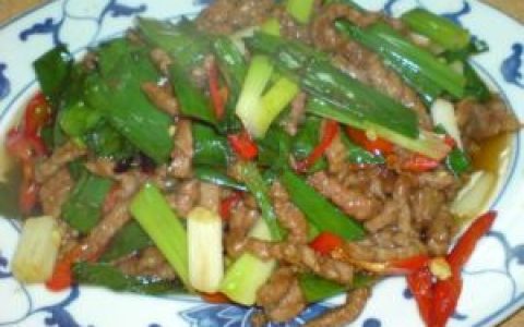 葱爆牛肉(山东传统名菜)