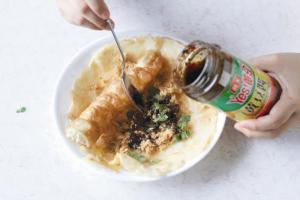鸡蛋煎饼(用鸡蛋制作的一道小吃)