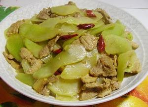 莴苣炒肉(以莴苣和肉为食材的菜肴)