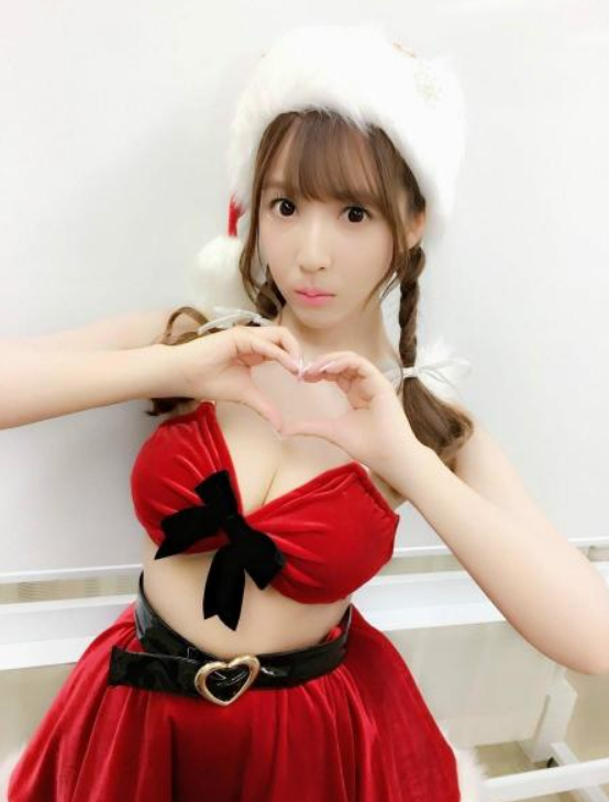 三上悠亚(日本女歌手、演员)