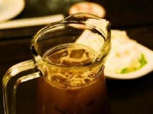 酸梅汤(老北京传统的消暑饮料)