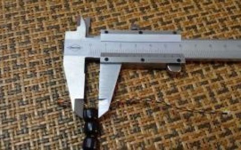 游标卡尺(一种测量长度、内外径、深度的量具)