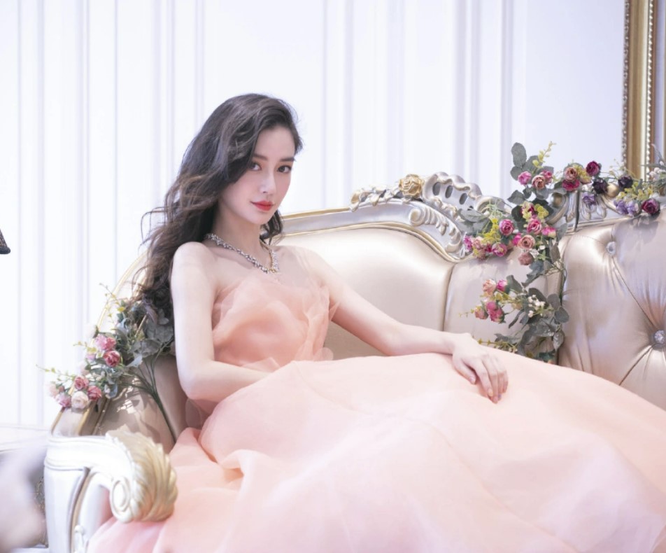 Angelababy(中国内地影视女演员、时尚模特)