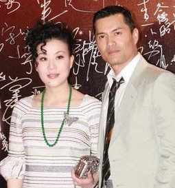 杨小娟(吕良伟的太太)