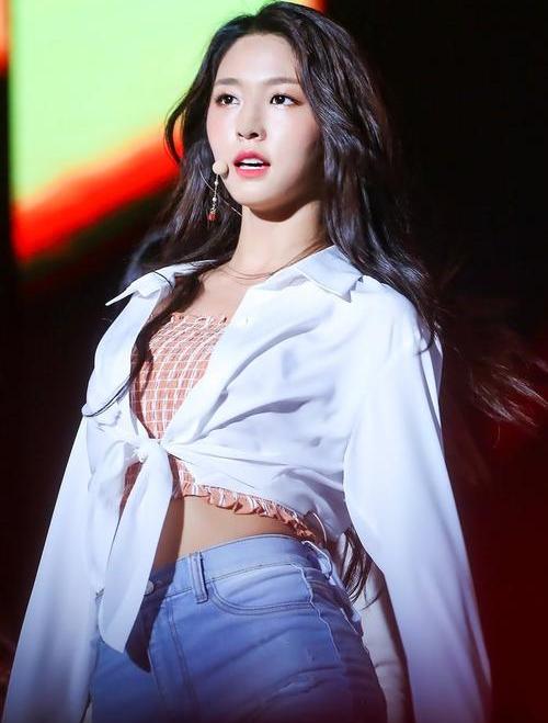 金雪炫(韩国女演员、歌手)