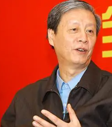 钟秉林(中国教育学会第八次会员代表大会会长)