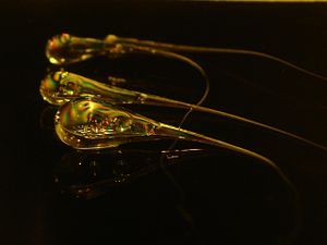 鲁珀特之泪(融化的玻璃)