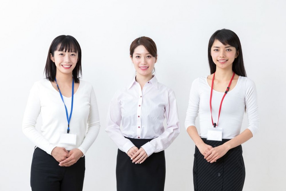 仪容仪表(通常指人的外观)