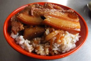焢肉饭(美食)