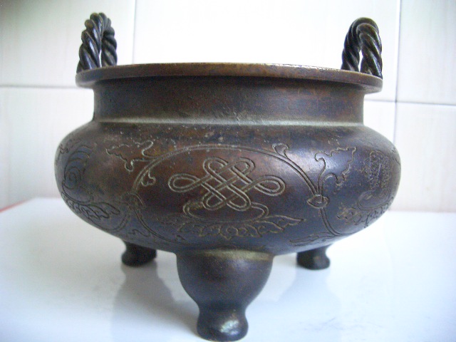 铜香炉(历史悠久的汉族传统工艺品)