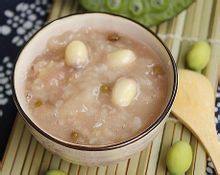 绿豆粥(绿豆为主要材料混合熬制而成的粥)