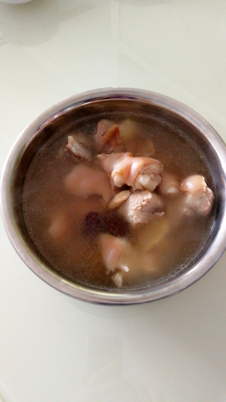 猪蹄汤(以猪蹄为主要材料熬制的汤)