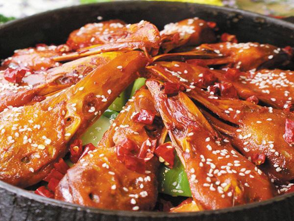干锅辣鸭头(川菜系菜品)