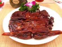 酱板鸭(以鸭子为主料的菜肴)