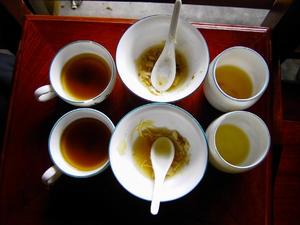 三般茶(云南白族招待贵宾时的一种饮茶方式)