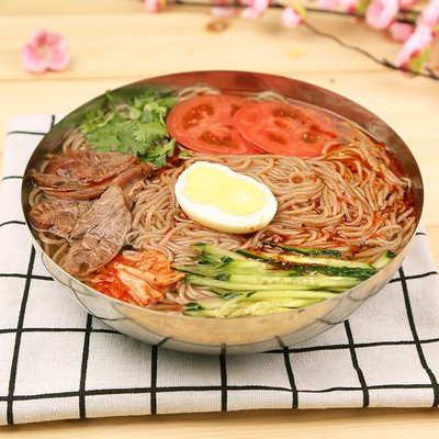 韩国冷面(韩国传统美食之一)