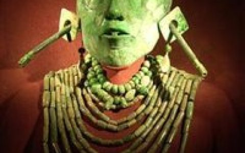 玛雅人(古代印第安人之一)