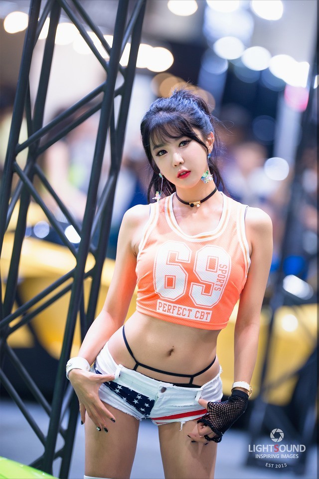 许允美(韩国歌手、模特)
