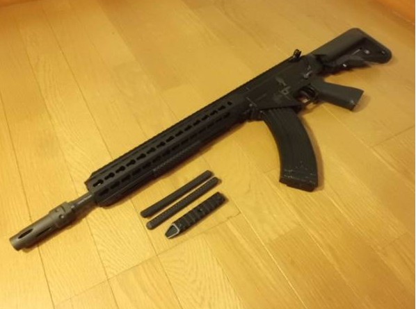 SR47(使用AK-47弹药和弹匣的斯通纳步枪)