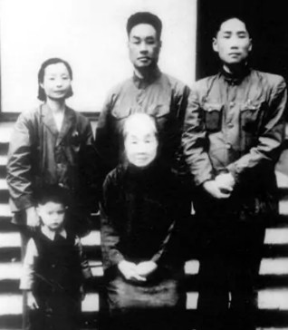 杨开智(原湖南省茶业公司副经理、杨开慧的兄长)