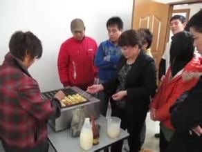 小吃培训(培训小吃学校有组织的对学员传授小吃制作技)