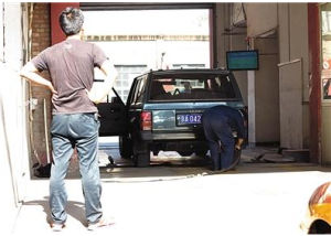 私家车(私人购买的可自由支配的汽车)