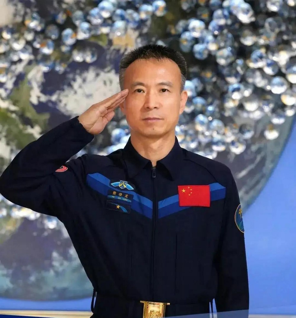 费俊龙(曾任中国航天员大队大队长)