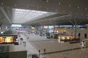 郑州东站(中国河南省郑州市境内的铁路车站)