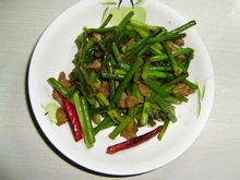 蒜苔炒肉(常见的家常菜)
