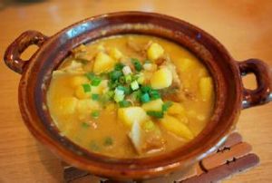 土豆炖排骨(家常菜)