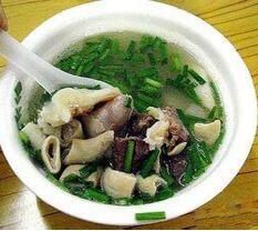 羊杂汤(羊杂碎熬制的汤)