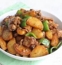 土豆炖鸡块(东北菜系家常菜)