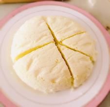 蒸鸡蛋糕(以鸡蛋为主要原料做成的甜品)