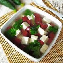 鸭血豆腐(由鸭血和豆腐为主料烹制的一道菜)