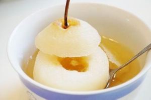 川贝炖雪梨(保健滋补的粤菜)