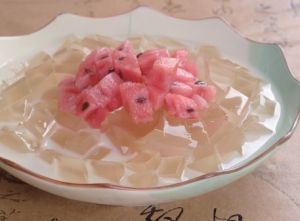 水晶糕(北京夏令应时汉族糕点小吃)
