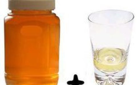 保湿剂(能防止水份蒸发失散而保持软膏柔软所使用的)