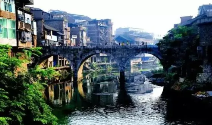 涟源(湖南省娄底市代管县级市)